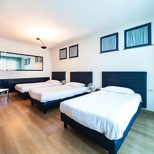 Quarto para três pessoas